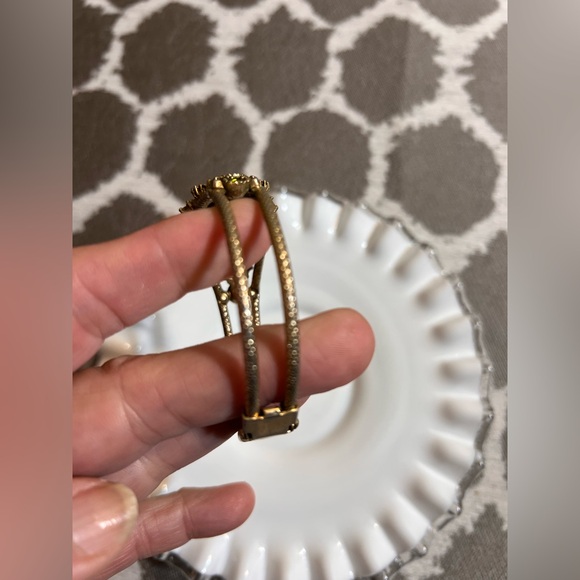 Goldtone Cuff Bracelet Victorian Coventry Vintage Multi Color Stone signed - Picture 8 of 16